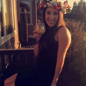 Meet your Posher, Rebeca